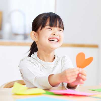 sophrologie pour enfant, enfant apaisé et serein